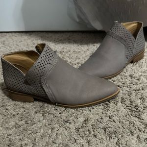 LUCKY BRAND grey leather booties